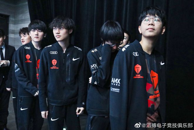 于热那亚队 于热那亚队